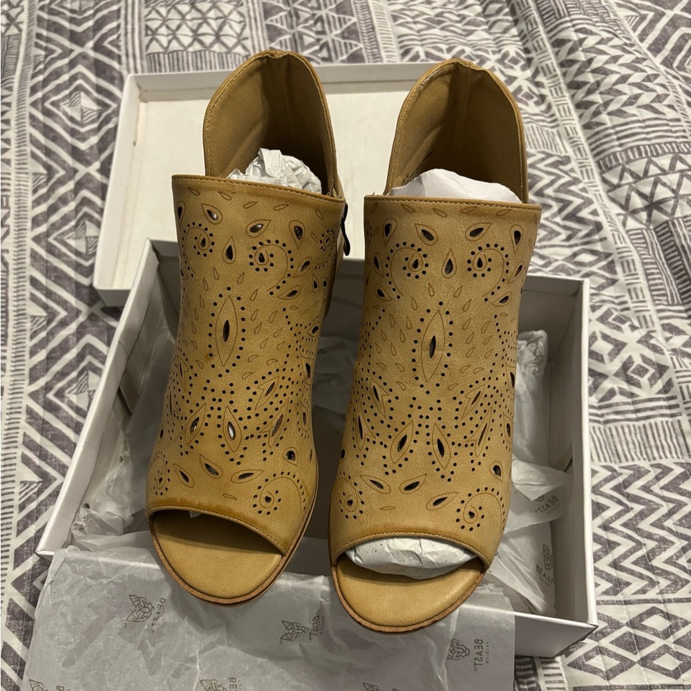 Beast booties, Size 10 womens